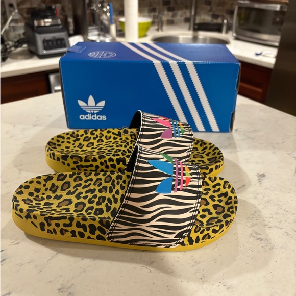 adidas Originals Other - Size 4 Adidas Original Big KidsSize Adilette Lite Slides Animal Print